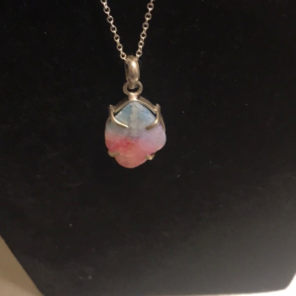 Coming out for spring!! This pretty rainbow Quartz natural gemstone necklace. - Picture 2 of 4